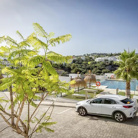 Zoey - Pool, Gym, Terrace & Golf Holiday home