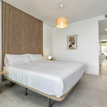 Zoey - Pool, Gym, Terrace & Golf Holiday home Marbella