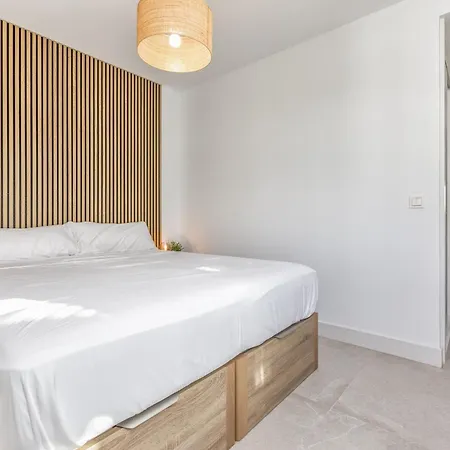 Zoey - Pool, Gym, Terrace & Golf Holiday home