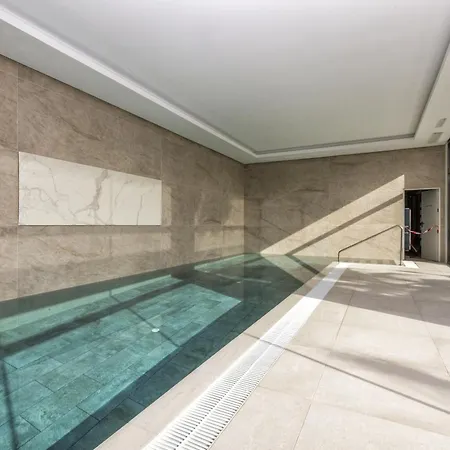 Zoey - Pool, Gym, Terrace & Golf Holiday home